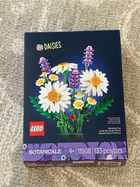 LEGO Daisies Botanical Set — White, Yellow & Purple Blooms 🌼